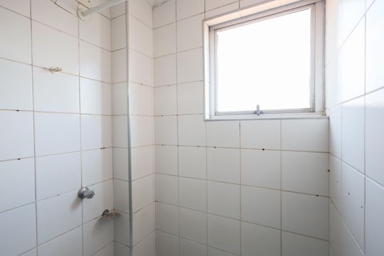 Banheiro de apartamento para alugar com 2 quartos, 66m² em Vila Yara, Osasco