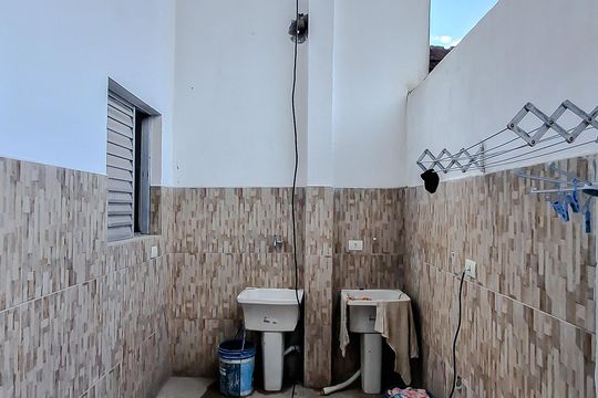 Área de serviço de kitnet/studio para alugar com 1 quarto, 27m² em Liberdade, São Paulo