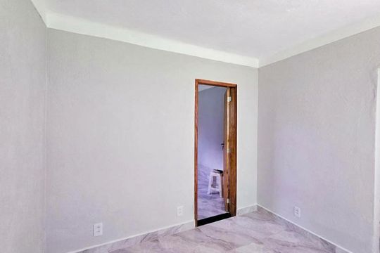 Sala de casa para alugar com 1 quarto, 65m² em Areia Branca, Belford Roxo