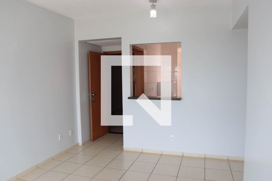 Sala de apartamento para alugar com 2 quartos, 70m² em Alto da Glória, Goiânia