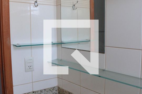 Banheiro da Suíte de apartamento para alugar com 2 quartos, 70m² em Alto da Glória, Goiânia