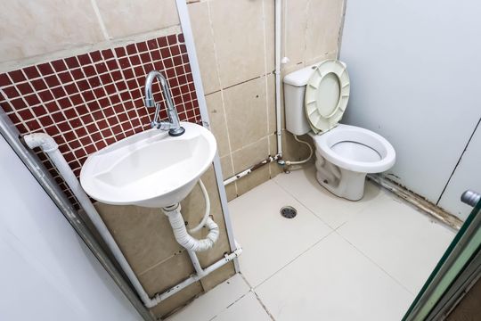 Banheiro de kitnet/studio para alugar com 1 quarto, 15m² em Cambuci, São Paulo