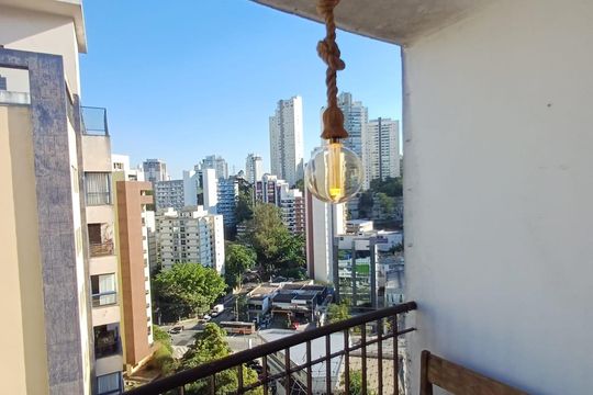 Varanda da sala de apartamento para alugar com 1 quarto, 45m² em Vila Morumbi, São Paulo