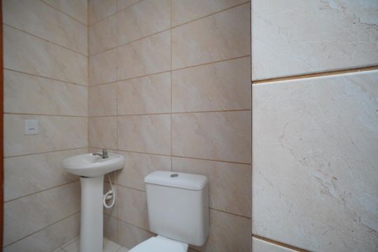 Banheiro  de apartamento para alugar com 1 quarto, 48m² em Ingleses Norte, Florianópolis