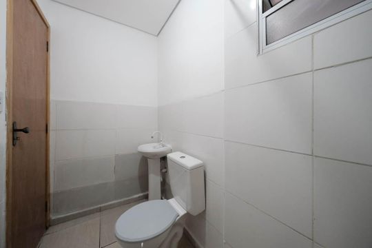Banheiro de apartamento para alugar com 1 quarto, 30m² em Vila Nhocuné, São Paulo
