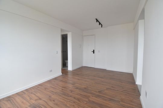 Sala de apartamento à venda com 2 quartos, 45m² em Água Verde, Curitiba