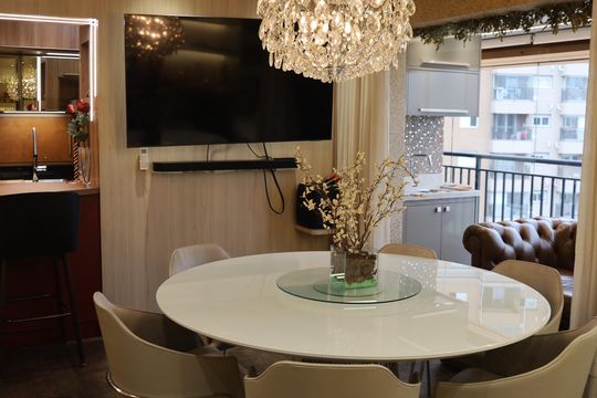 Sala de apartamento para alugar com 2 quartos, 88m² em Jardim Tupanci, Barueri