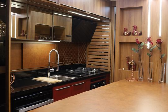 Cozinha de apartamento para alugar com 2 quartos, 88m² em Jardim Tupanci, Barueri