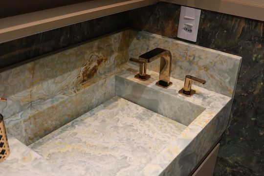 Banheiro da Suíte de apartamento para alugar com 2 quartos, 88m² em Jardim Tupanci, Barueri