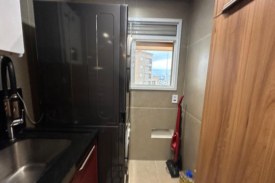 Área de Serviço de apartamento para alugar com 2 quartos, 88m² em Jardim Tupanci, Barueri