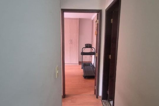 Corredor de casa à venda com 4 quartos, 175m² em Vila Brasilina, São Paulo