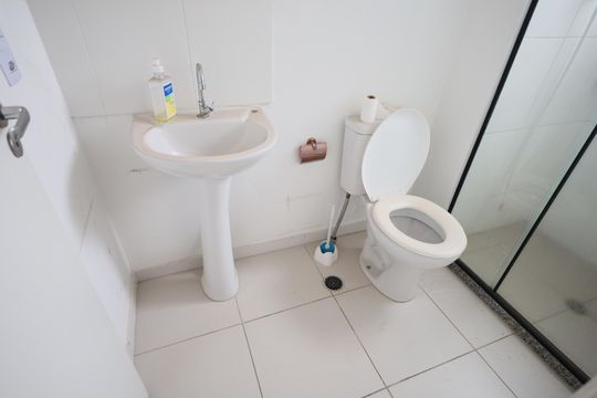 Banheiro de apartamento à venda com 3 quartos, 56m² em Padroeira, Osasco