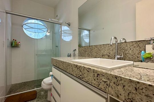 banheiro 1 de apartamento à venda com 4 quartos, 260m² em Luxemburgo, Belo Horizonte