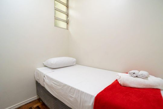 Quarto 2 de apartamento para alugar com 2 quartos, 38m² em Copacabana, Rio de Janeiro
