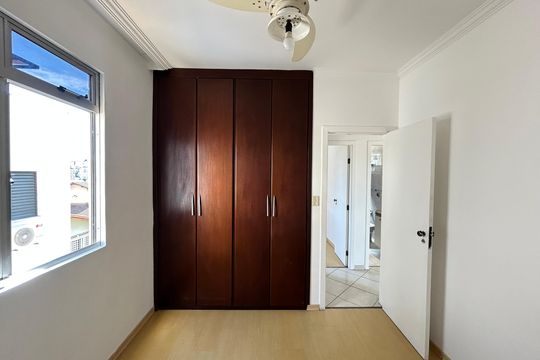 Apartamento para alugar com 5 quartos, 182m² em Castelo, Belo Horizonte