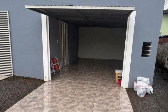 Garagem de casa para alugar com 2 quartos, 80m² em Mathias Velho, Canoas
