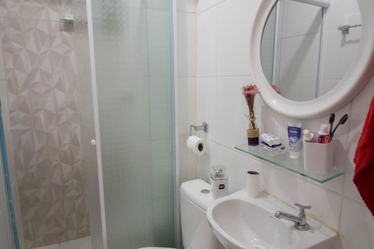 Banheiro de apartamento para alugar com 2 quartos, 43m² em Vila Pedra Branca, São Paulo