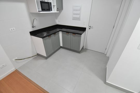 Cozinha de apartamento para alugar com 1 quarto, 36m² em Portão, Curitiba