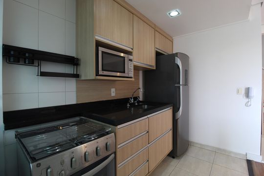 Cozinha e Área de Serviço de apartamento à venda com 2 quartos, 71m² em Moema, São Paulo