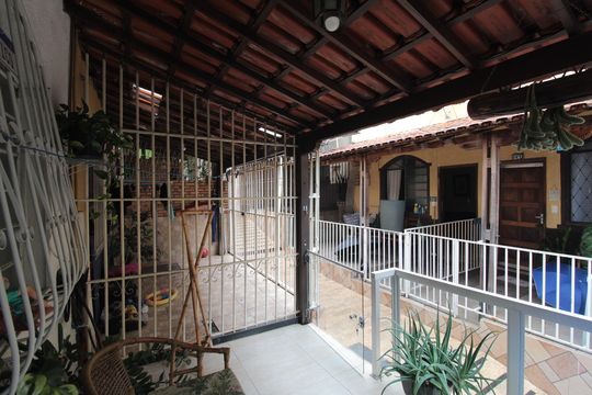 Varanda de casa de condomínio à venda com 2 quartos, 70m² em Santa Branca, Belo Horizonte