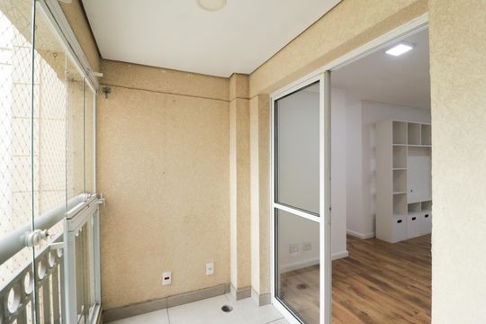Varanda de apartamento para alugar com 3 quartos, 70m² em Vila Santa Maria, São Paulo