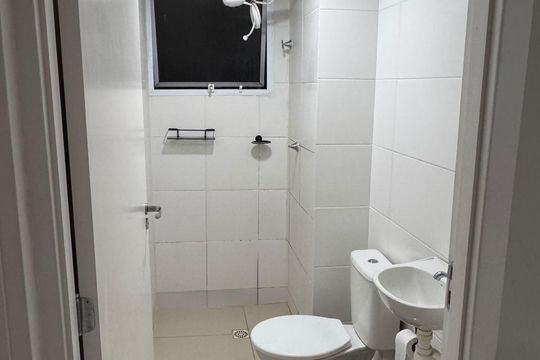 Banheiro de apartamento para alugar com 2 quartos, 41m² em Sarandi, Porto Alegre