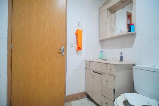 Banheiro de apartamento à venda com 2 quartos, 43m² em Campina, São Leopoldo