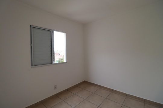Quarto 2 de apartamento para alugar com 2 quartos, 39m² em Jardim Diva Tarla de Carvalho, Ribeirão Preto
