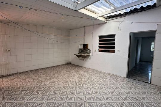 Quintal de casa para alugar com 1 quarto, 90m² em Jardim Souza, São Paulo