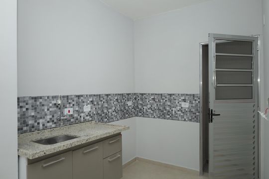 Cozinha de casa para alugar com 1 quarto, 30m² em Parque Guaianazes, São Paulo