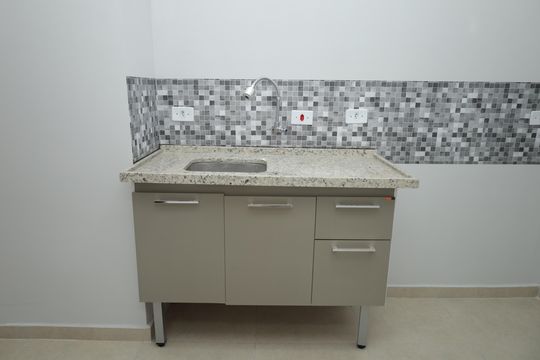 Cozinha de casa para alugar com 1 quarto, 30m² em Parque Guaianazes, São Paulo