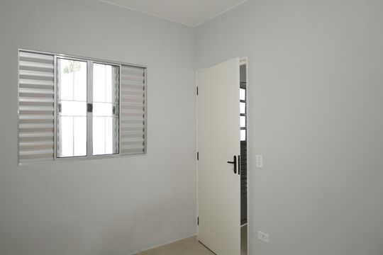 Quarto 1 de casa para alugar com 1 quarto, 30m² em Parque Guaianazes, São Paulo