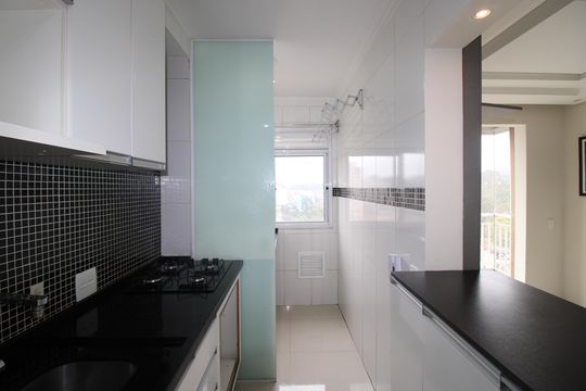 Cozinha de apartamento para alugar com 2 quartos, 49m² em Itaquera, São Paulo
