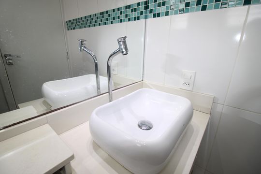 Banheiro de apartamento para alugar com 2 quartos, 49m² em Itaquera, São Paulo