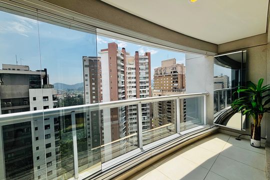 Varanda  de apartamento à venda com 2 quartos, 70m² em Melville Empresarial Ii, Barueri