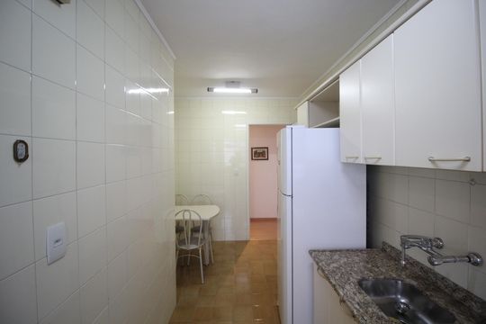 Cozinha de apartamento para alugar com 2 quartos, 85m² em Independência, Porto Alegre