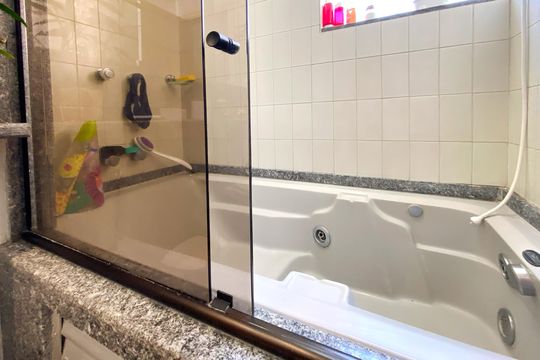 Banheiro da Suíte de apartamento à venda com 4 quartos, 115m² em Coracao de Jesus, Belo Horizonte