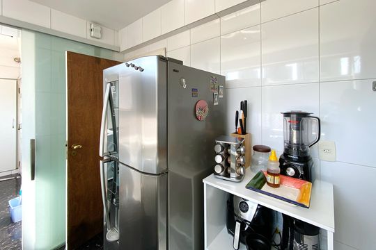 Cozinha de apartamento à venda com 4 quartos, 115m² em Coracao de Jesus, Belo Horizonte