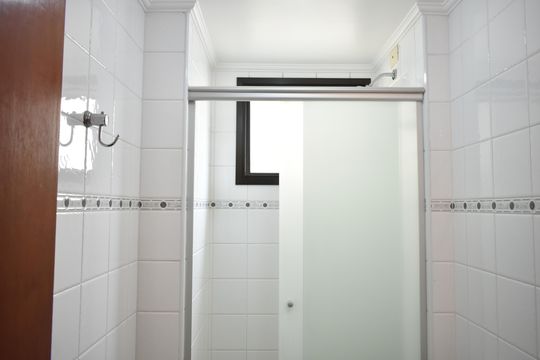 Banheiro de apartamento à venda com 2 quartos, 110m² em Mirandópolis, São Paulo