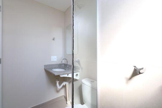 Banheiro  de apartamento para alugar com 1 quarto, 27m² em Pompeia, São Paulo