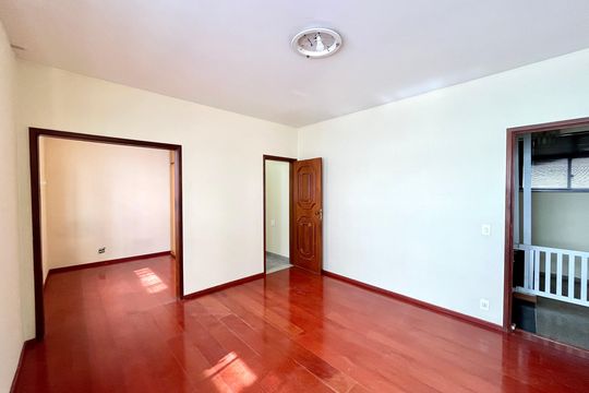 Apartamento para alugar com 3 quartos, 100m² em Sagrada Família, Belo Horizonte