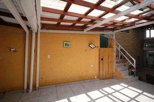 Garagem de casa à venda com 4 quartos, 300m² em Vila Linda, Santo André