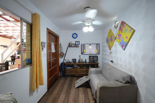 Casa à venda com 4 quartos, 300m² em Vila Linda, Santo André