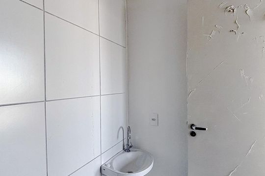Banheiro de kitnet/studio para alugar com 1 quarto, 26m² em Tatuapé, São Paulo