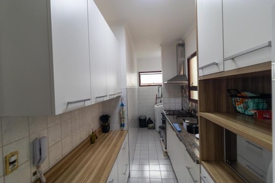 Cozinha de apartamento para alugar com 2 quartos, 63m² em Jardim das Bandeiras, Campinas