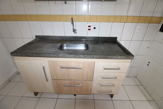 Cozinha de casa de condomínio para alugar com 2 quartos, 62m² em Palmeiras de São José, São José dos Campos