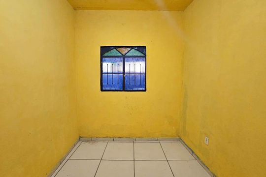 Quarto de casa para alugar com 1 quarto, 32m² em Guaratiba, Rio de Janeiro