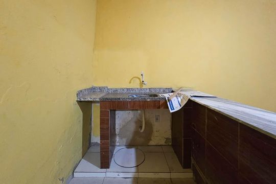 Sala/Cozinha de casa para alugar com 1 quarto, 35m² em Guaratiba, Rio de Janeiro