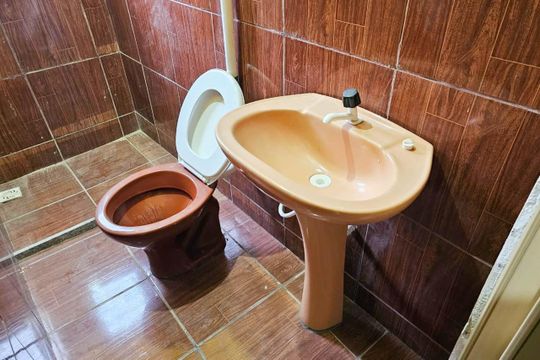 Banheiro de casa para alugar com 1 quarto, 32m² em Guaratiba, Rio de Janeiro