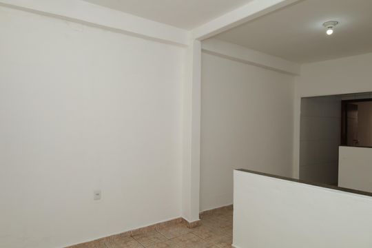 Casa para alugar com 1 quarto, 65m² em Conjunto Residencial José Bonifácio, São Paulo